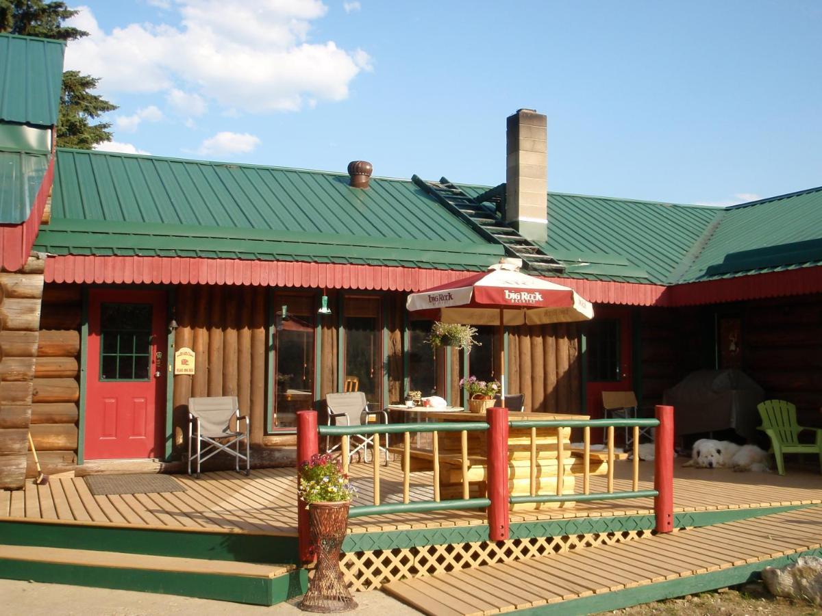 Summit River Lodge & Campsites Valemount Exterior photo