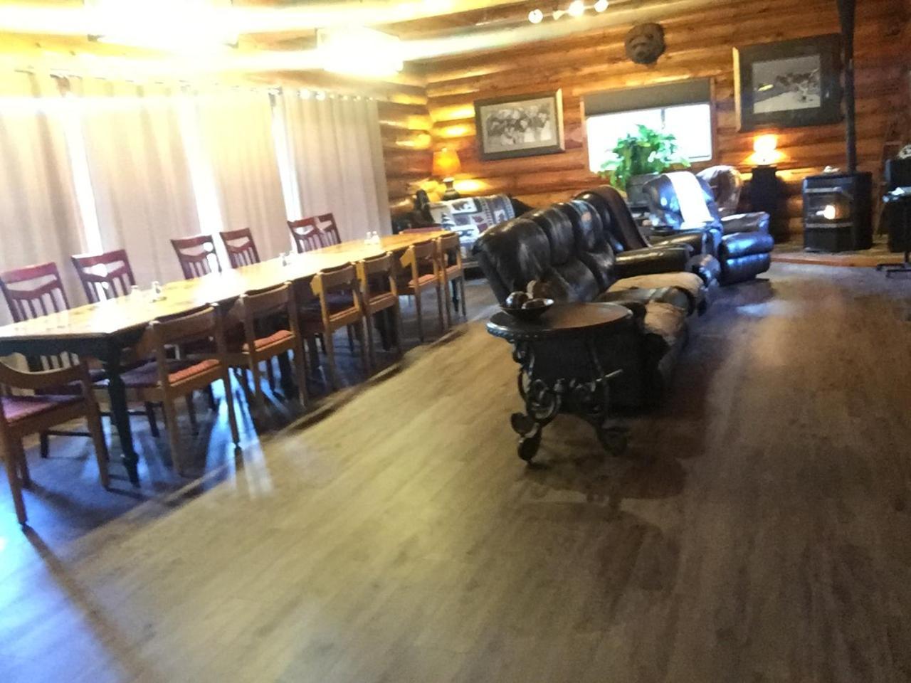 Summit River Lodge & Campsites Valemount Exterior photo